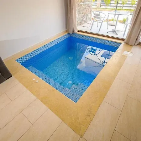 בית הארחה Stone 4*