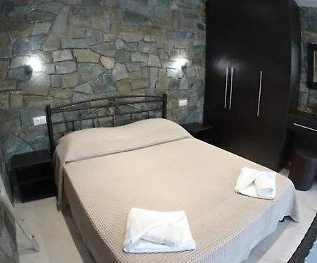 Stone Πευκοχώρι